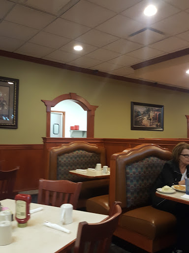 Restaurant «Chenoa Family Restaurant», reviews and photos, 508 W Cemetery Ave, Chenoa, IL 61726, USA
