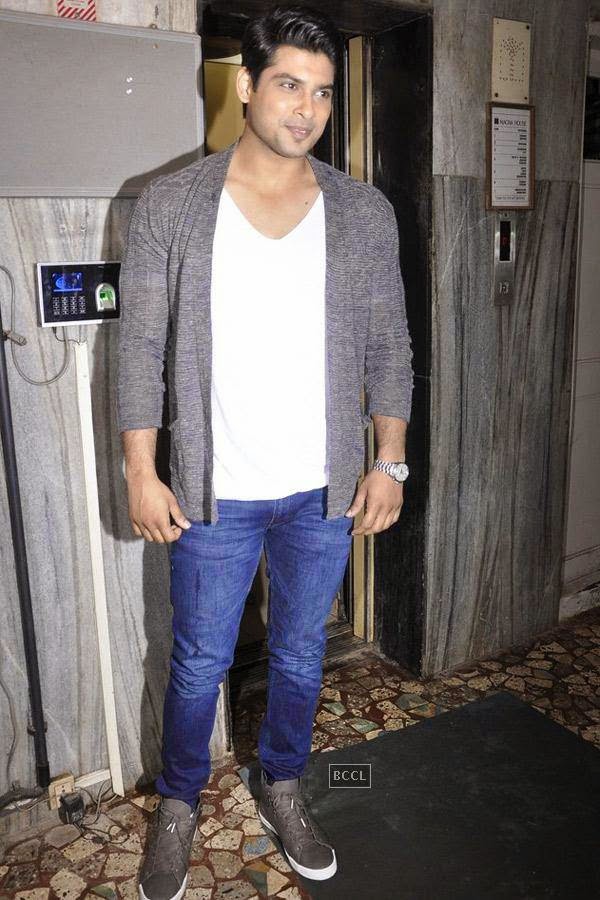 Sidharth Shukla during the cover launch of Star Week magazine, in Mumbai, on July 31, 2014. (Pic: Viral Bhayani)