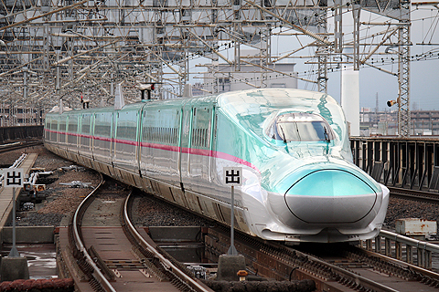 JR東日本　E5系新幹線電車「はやぶさ」