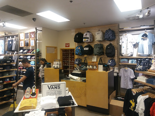 Shoe Store «Vans», reviews and photos, 1501 S Harbor Blvd, Fullerton, CA 92832, USA