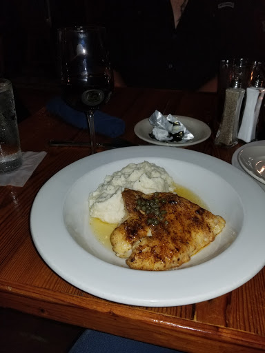 Restaurant «Maine Street Coastal Cuisine», reviews and photos, 24 W Main St, Cartersville, GA 30120, USA