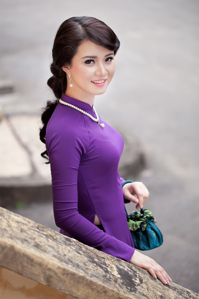 Bộ ảnh cô gái mặc áo dài tím Huế thật đẹp Ảnh đẹp phúc hậu của cô gái xứ Huế