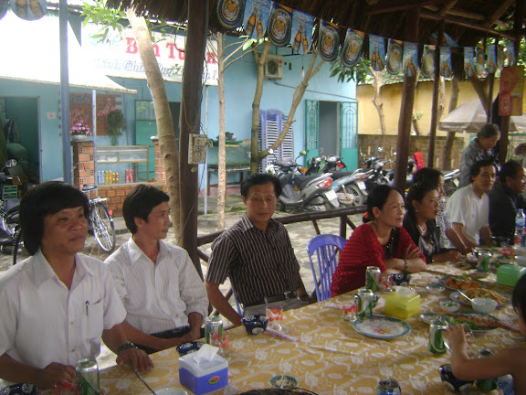 Hoạt động của 87TưNghĩa nhân ngày Nhà giáo Việt Nam 20/11/2012  DSC00491