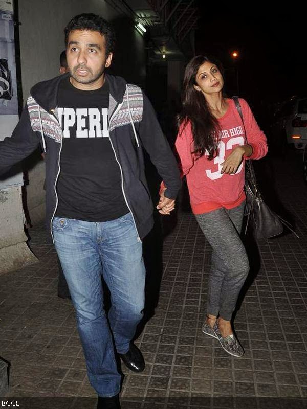 Raj Kundra and Shilpa Shetty spotted leaving a suburban multiplex, in Mumbai. (Pic: Viral Bhayani)
