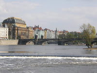 Stadsbeeld - Moldau met Nationaal theater vanaf Kampa-eiland 2.JPG