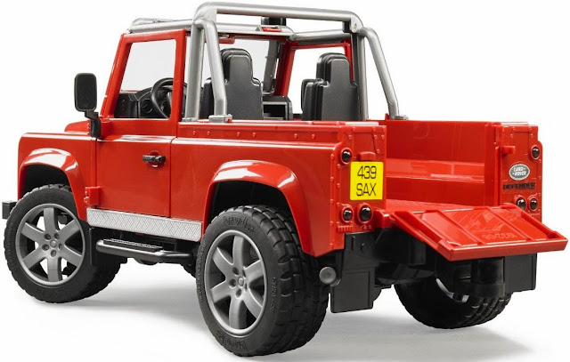 Các chi tiết và bộ phận trên chiếc Xe Jeep Land Rover Defender rất tinh xảo và sắc nét Các chi tiết và bộ phận trên chiếc Xe Jeep Land Rover Defender đều tinh xảo, sắc nét