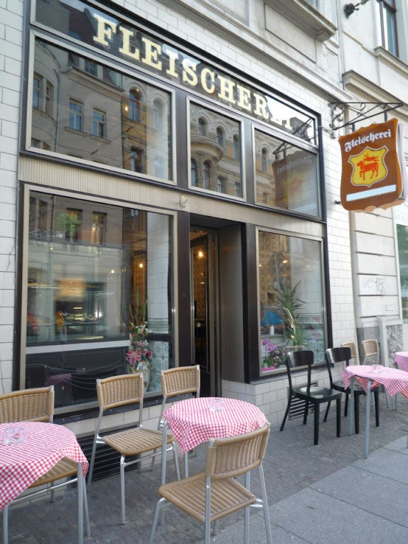 ＊改造中古世紀德國肉鋪的咖啡酒吧：Michael Grzesiak 保有原始彩繪磁磚！ 9