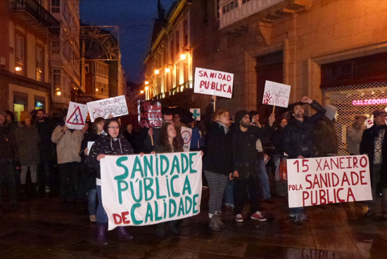 foto mani sanidad publica