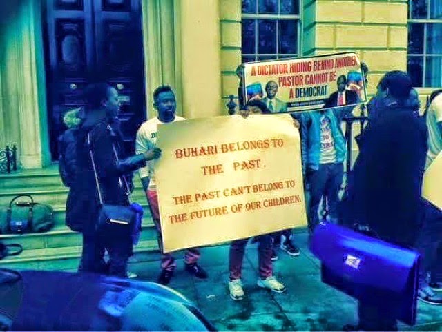 Pictures of Nigerians Protesting in Front Of Chatham House In London 9