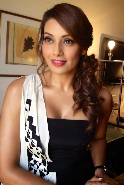 Bipasha Basu Photos