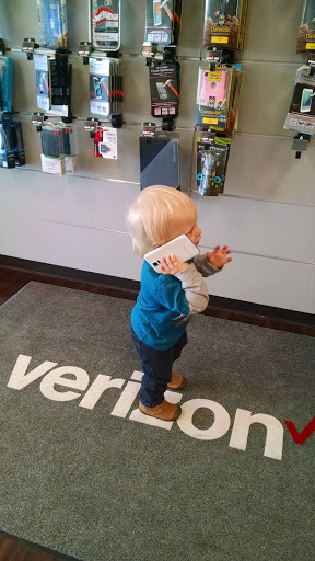 Cell Phone Store «Verizon Wireless», reviews and photos, 6332 Jefferson Davis Hwy, Spotsylvania, VA 22551, USA