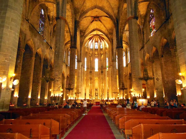 Dia 1. Catedral, Basilica de Santa Maria del Mar y la Sagrada Familia - 3 Días Recorriendo Barcelona (4)