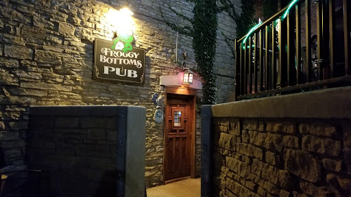 Pub «Froggy Bottoms River Pub & Lily PADio», reviews and photos, 307 Water St S, Northfield, MN 55057, USA