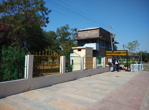 Mandasor, Railway Station Rd, Police Colony, Mandsaur, Madhya Pradesh 458002, India, Train_Station, state MP