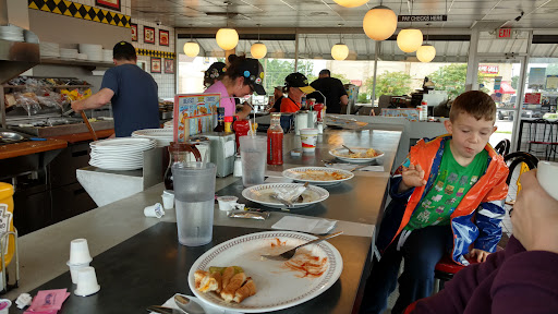 Breakfast Restaurant «Waffle House», reviews and photos, 318 E Loop 281, Longview, TX 75605, USA