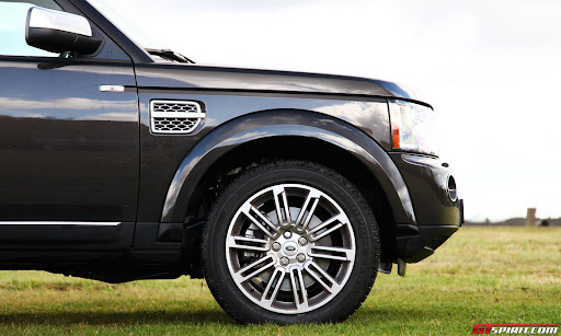 road-test-2012-land-rover-discovery-4-hse-luxury-pack-017