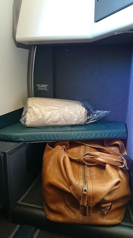 DSC 2657 - REVIEW - Cathay Pacific : Business - Sydney to Hong Kong (A330 Longhaul Config)