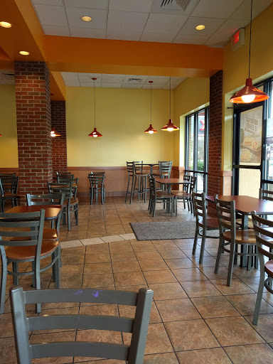 Mexican Restaurant «Taco Bell», reviews and photos, 1707 S Neil St, Champaign, IL 61820, USA