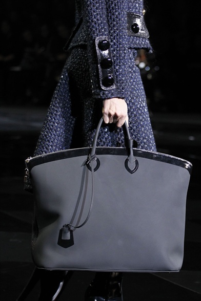 more trends: Louis Vuitton Handbags Fall Winter 2011/2012 Paris