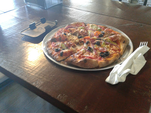 Pizza Restaurant «Main Street Pizza», reviews and photos, 708 N Main St, Kissimmee, FL 34744, USA