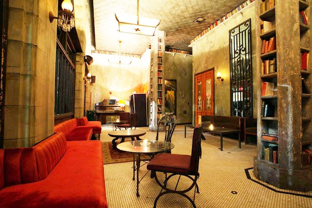 Hemingway's Lounge