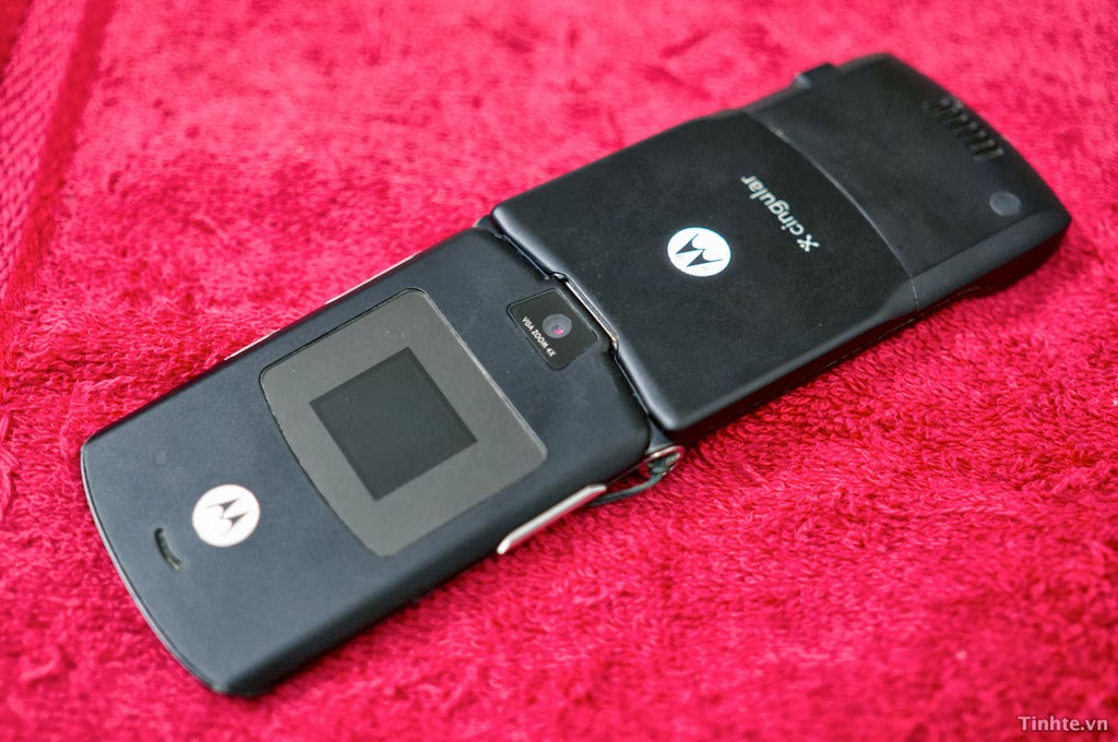 Motorola_RAZR_V3_7.