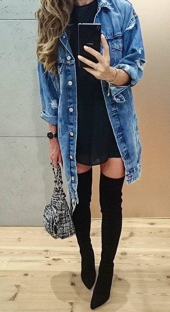 | Look Noite - Vestido Preto Básico + Jaquetona Jeans + Bota over the knee |: 