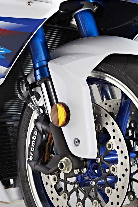 Suzuki giới thiệu GSX-R1000 SE 2014 với số lượng giới hạn 100 chiếc 2014-suzuki-gsx-r1000-se-limited-production-05.
