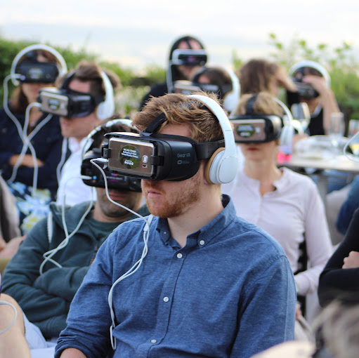 Virtual Reality Cinema - we are cinema logo