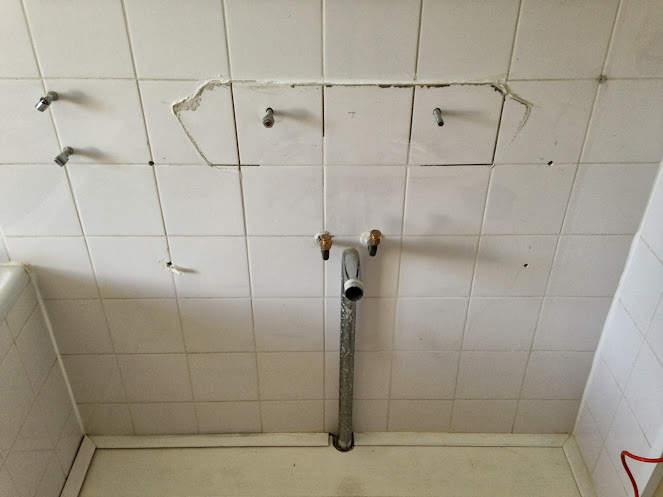 Nieuw badkamermeubelwasbak afvoer op oude situatie tips? Nieuw badkamermeubelwasbak afvoer op oude situatie tips? # Wasbak Sifon_013403