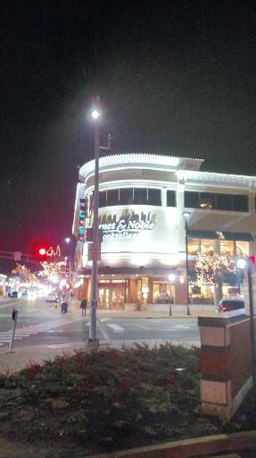 Barnes & Noble