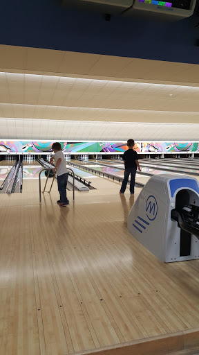 Bowling Alley «Holiday Lanes», reviews and photos, 236 State Rd, Westport, MA 02790, USA