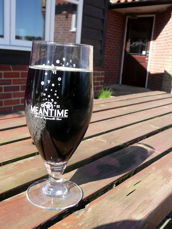 Pint of meantime stout at Froize Inn