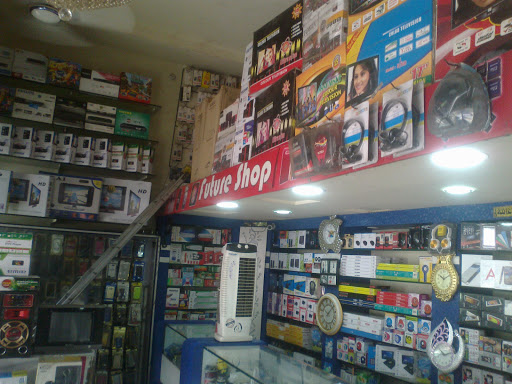 Future Shop, # Opp Shah Ghouse Hotel, Syed Ali, Gachi Chabutra St, Kotla Ali Jah, Rangeela Shah Mohalla, Yakhutpura, Hyderabad, Telangana 500053, India, Electronics_Retail_and_Repair_Shop, state TS