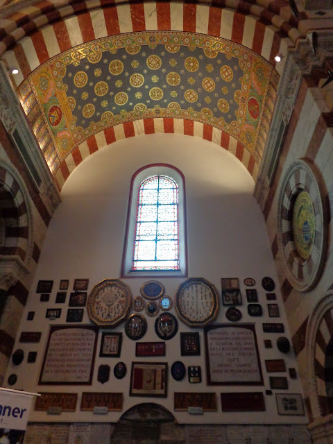 А включите-ка мне усилители качки! А подайте-ка белых пиджаков. Costa Paсifica февраль 13г