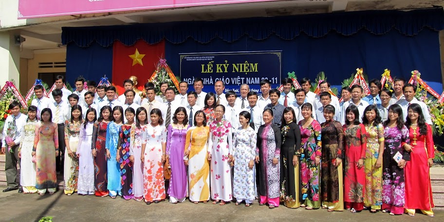 Trường chuyên Quang Trung từng bừng ngày hội Nhà giáo Việt Nam