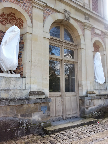 Sleeping statues