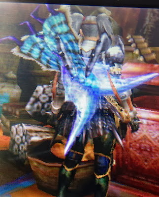 MH4 ランポスクロウズの紫発光画像