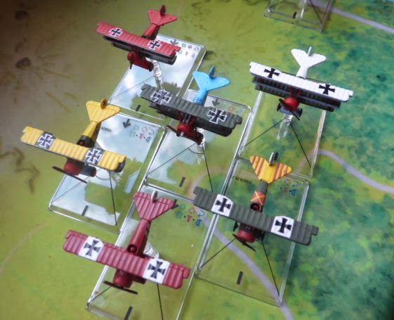 Montage Fokker DVII : Valom, Redeagle miniatures et Reviresco  P1070820