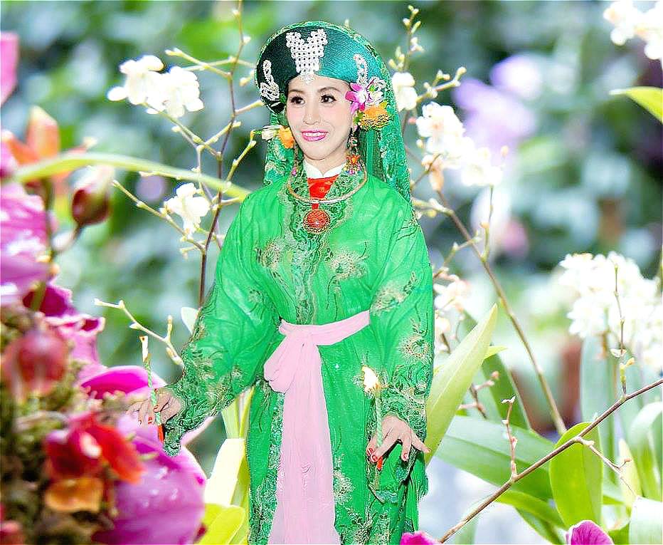 Chúa Nguyệt Hồ Chúa Nguyệt Hồ