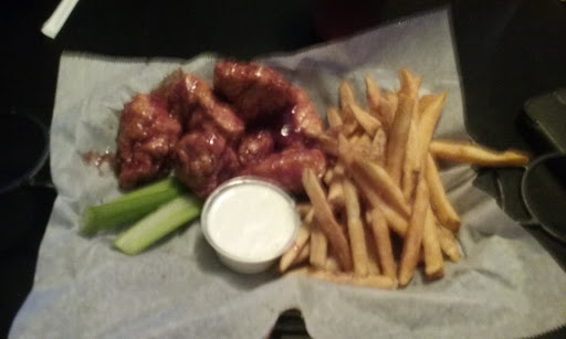 Chicken Wings Restaurant «Carolina Tavern», reviews and photos, 852 Mall Dr, Murrells Inlet, SC 29576, USA