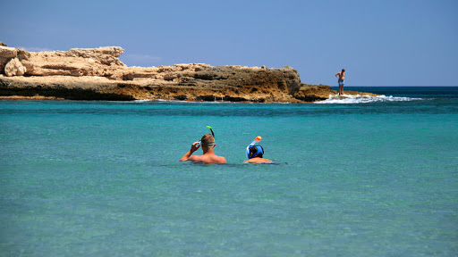 Les Tres Cales