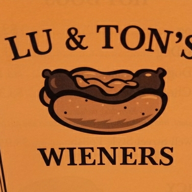 Lu & Ton's Wieners logo