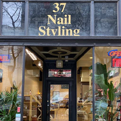 Nail Styling Salon logo