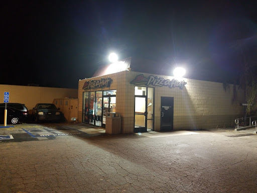 Pizza Restaurant «Pizza Hut», reviews and photos, 1428 W Glenoaks Blvd, Glendale, CA 91201, USA