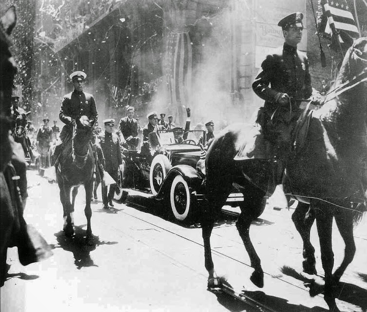 Lindberg-1927_parade.jpg
