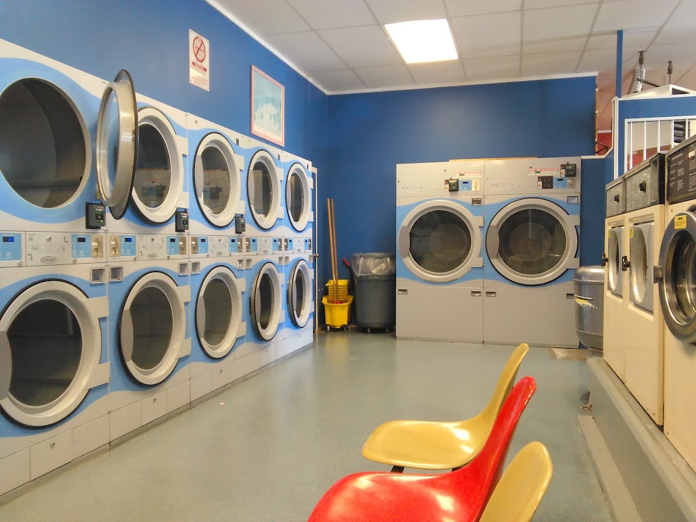 Happy Dryclean & Laundromat, Puyallup, Pierce County, Washington, Ameri...