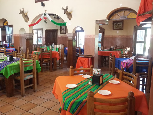 La Casona, 59513, De las Flores 38, El Llano 2, Jiquilpan de Juárez, Mich., México, Restaurante | MICH
