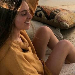 María avatar