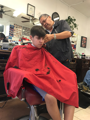 Barber Shop «Pachuca Barber Shop», reviews and photos, 7152 Lawndale St, Houston, TX 77023, USA